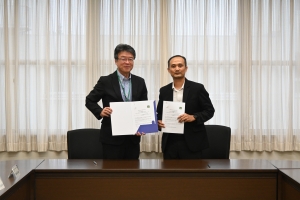 江口忠臣校長と、プルタミナ大学Iwan Sukarno教授.JPG